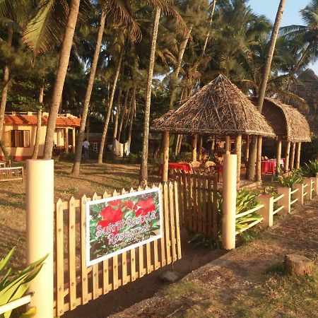 Sukriti Beach Resort Varkala Buitenkant foto