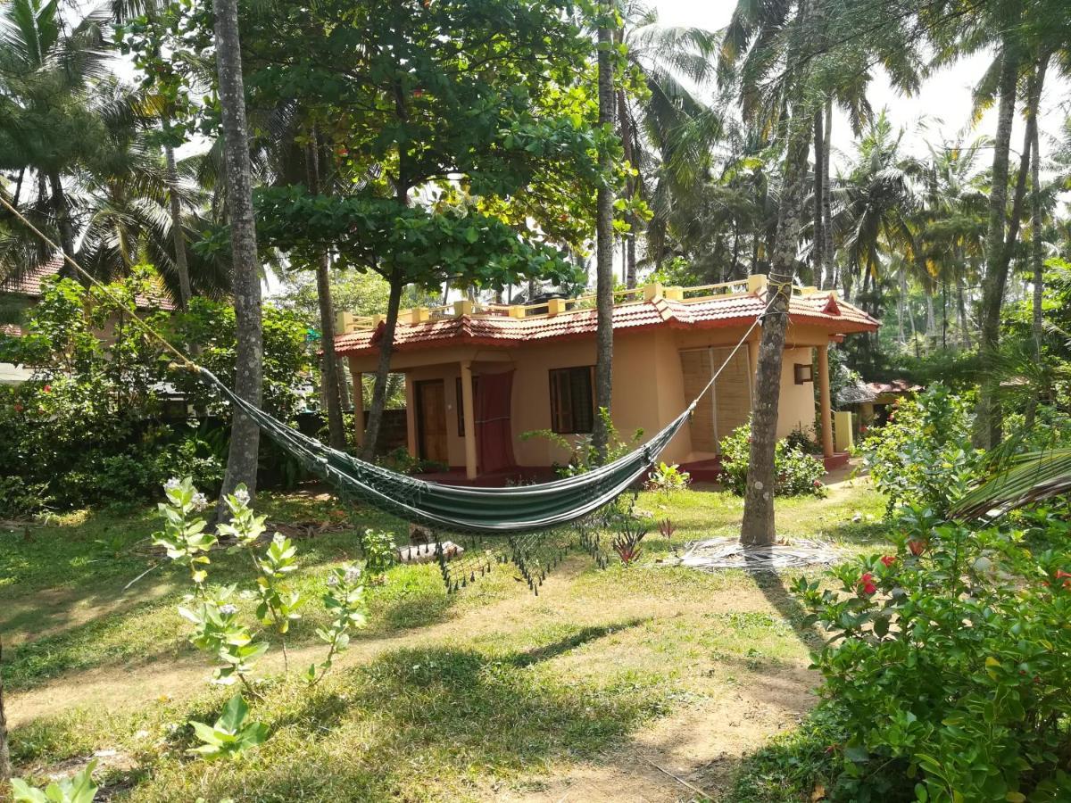 Sukriti Beach Resort Varkala Buitenkant foto