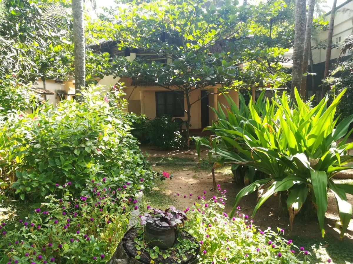 Sukriti Beach Resort Varkala Buitenkant foto