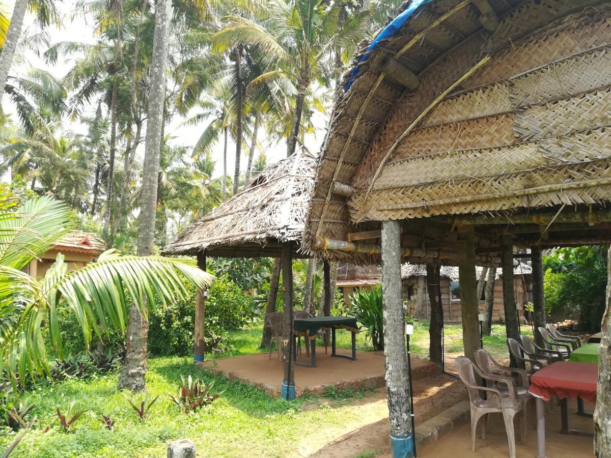 Sukriti Beach Resort Varkala Buitenkant foto