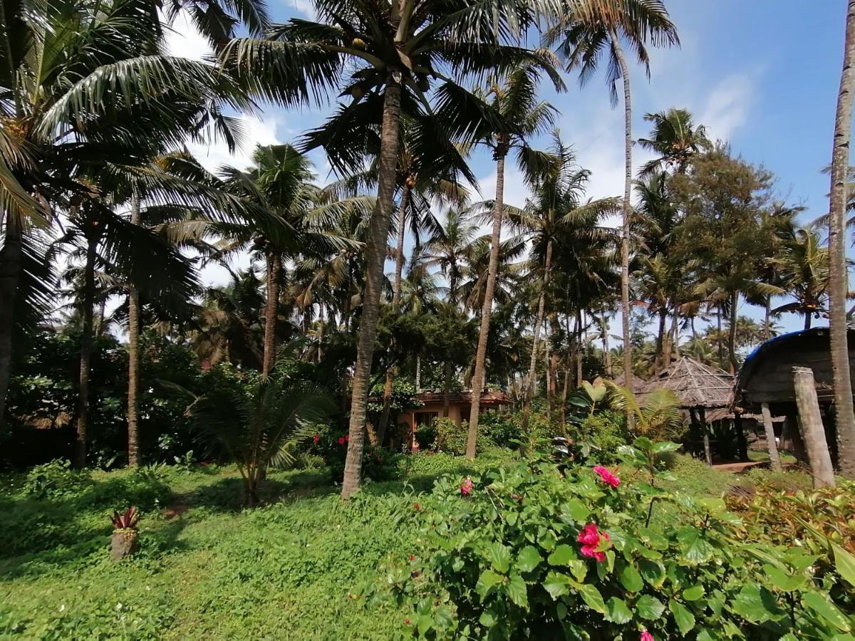 Sukriti Beach Resort Varkala Buitenkant foto