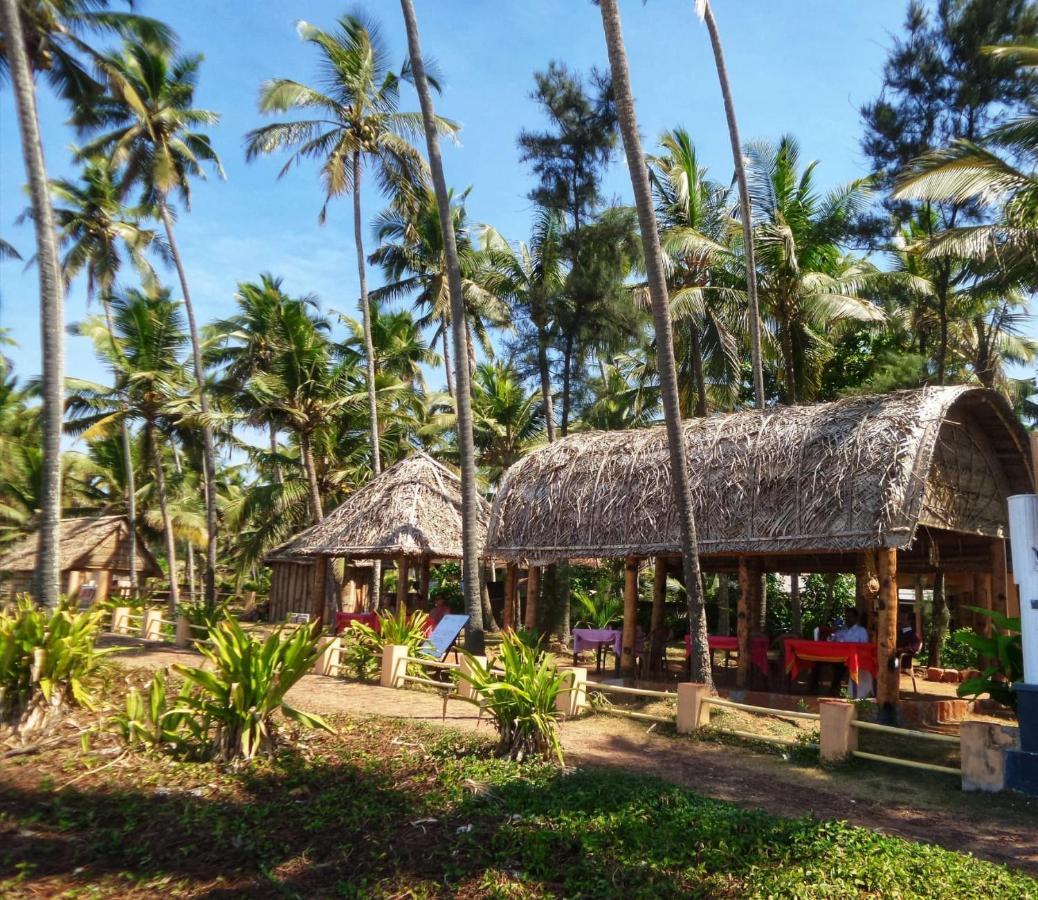 Sukriti Beach Resort Varkala Buitenkant foto