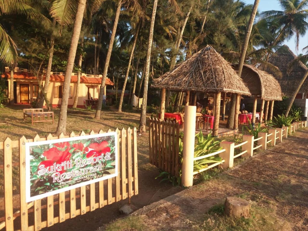 Sukriti Beach Resort Varkala Buitenkant foto