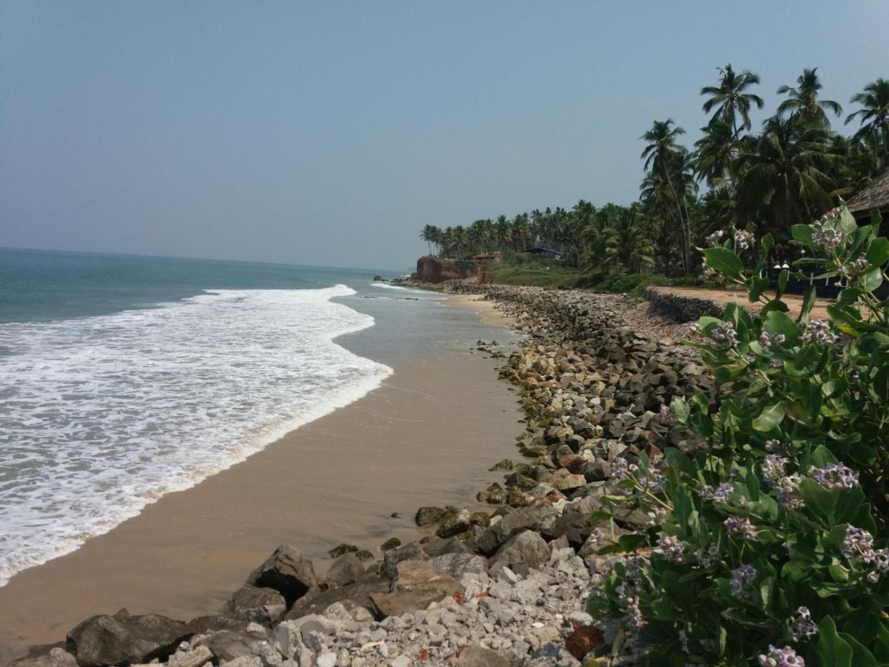 Sukriti Beach Resort Varkala Buitenkant foto
