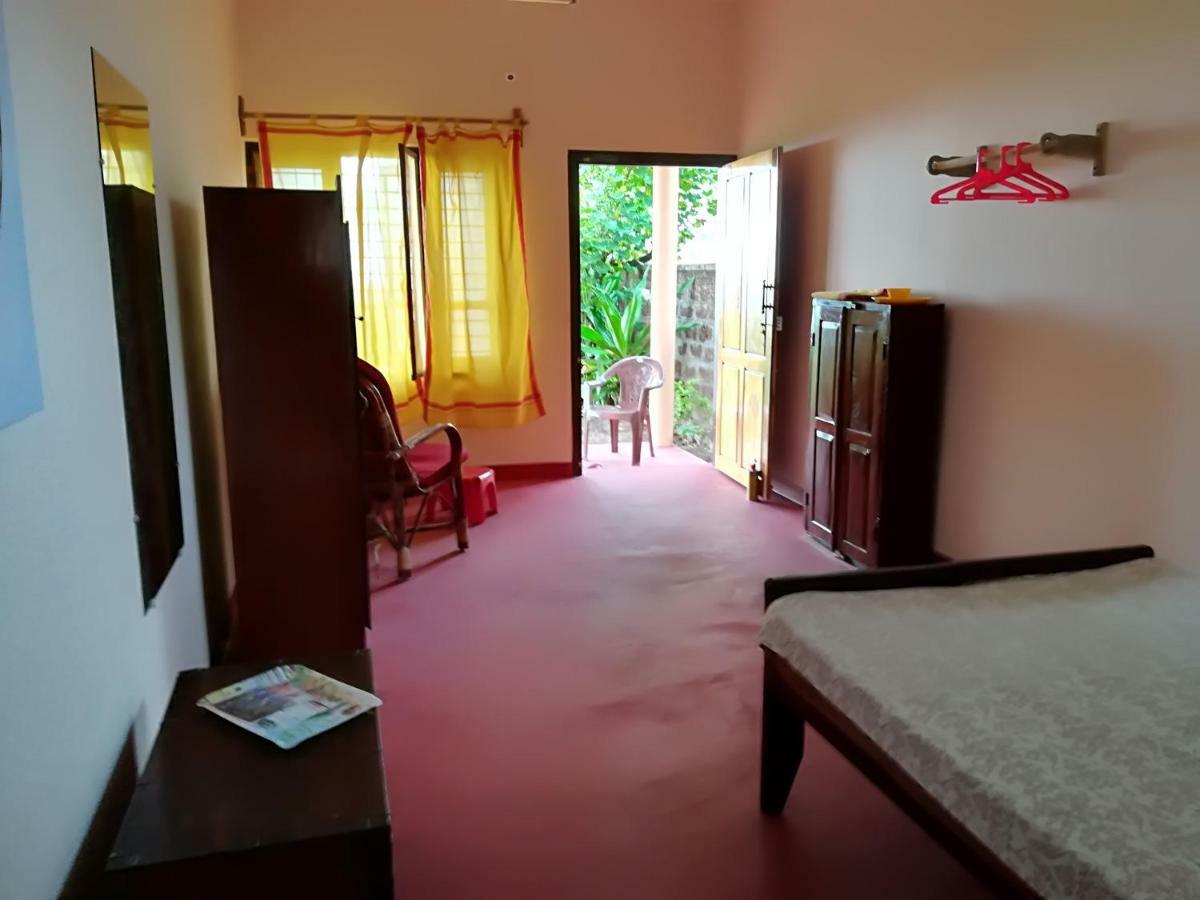 Sukriti Beach Resort Varkala Buitenkant foto