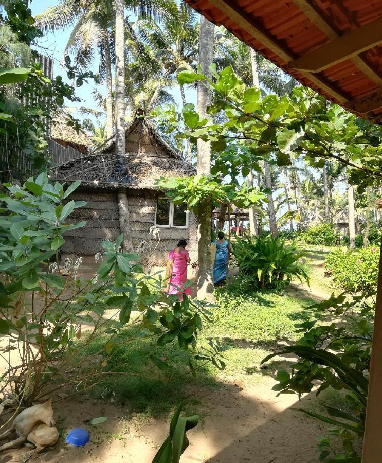 Sukriti Beach Resort Varkala Buitenkant foto