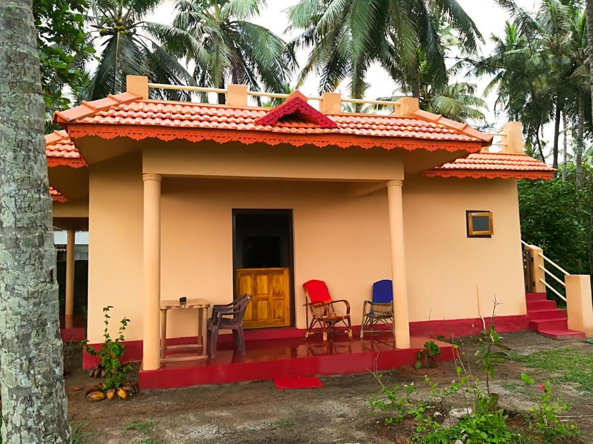 Sukriti Beach Resort Varkala Buitenkant foto