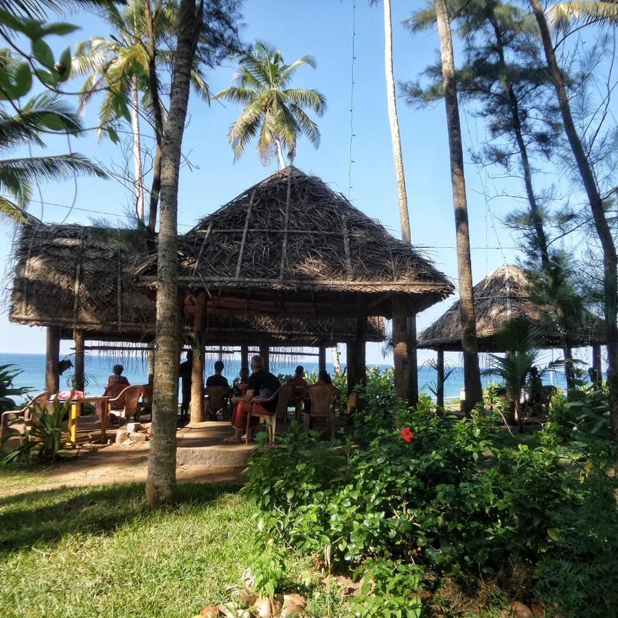 Sukriti Beach Resort Varkala Buitenkant foto