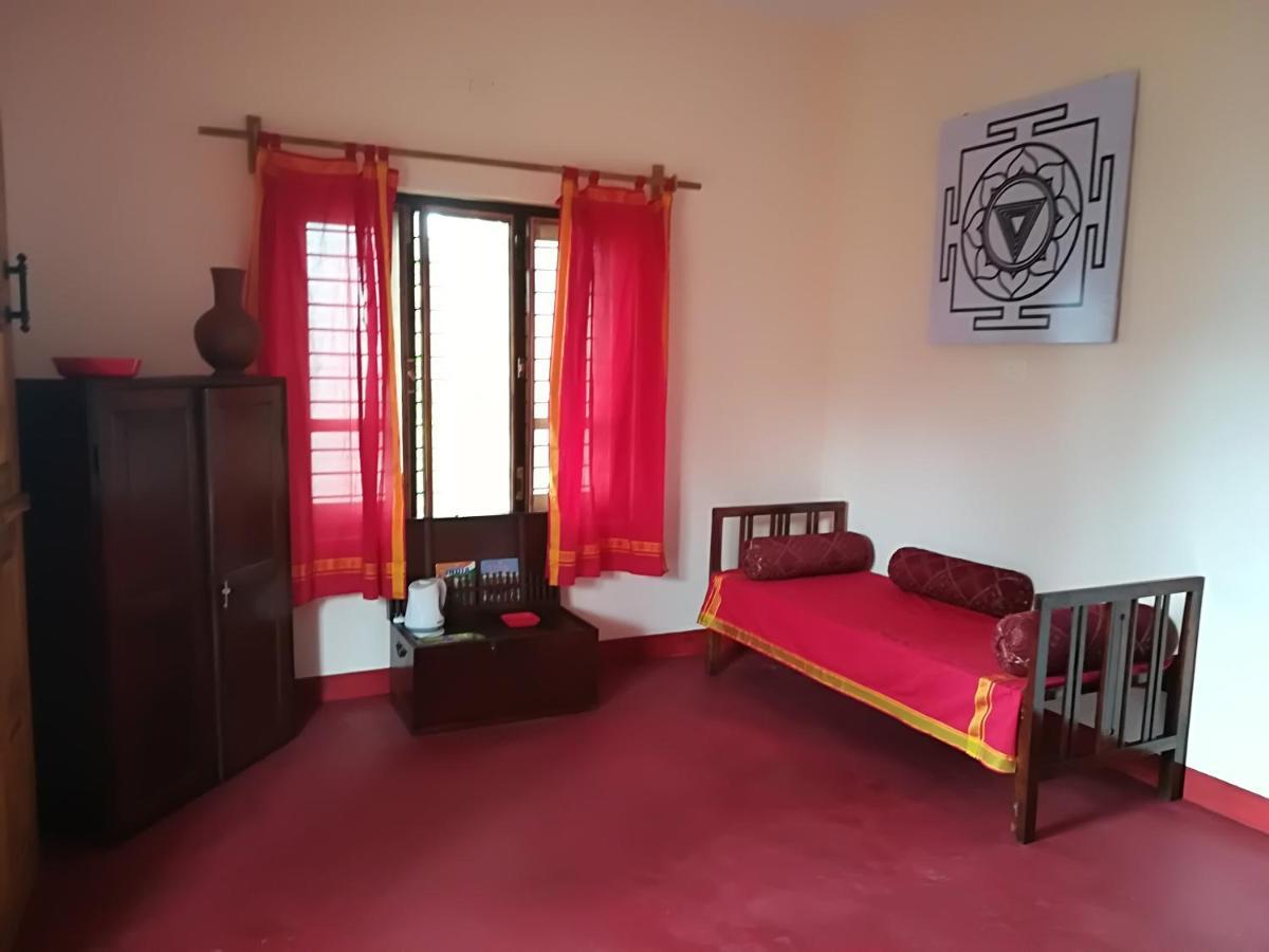 Sukriti Beach Resort Varkala Buitenkant foto